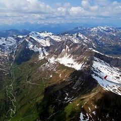 Flugwegposition um 10:55:52: Aufgenommen in der Nähe von Gemeinde Tux, Österreich in 3273 Meter